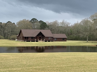 Lakefront Lodge For Sale Covington County Mississippi - image 2