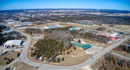 9400 sq ft commercial/industrial building w/ acreage - image 22
