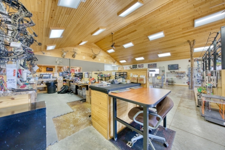 9400 sq ft commercial/industrial building w/ acreage - image 34