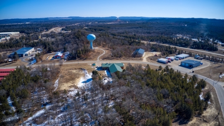 9400 sq ft commercial/industrial building w/ acreage - image 24