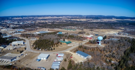 9400 sq ft commercial/industrial building w/ acreage - image 43