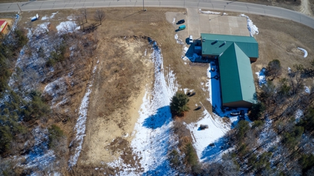 9400 sq ft commercial/industrial building w/ acreage - image 23