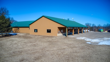 9400 sq ft commercial/industrial building w/ acreage - image 27