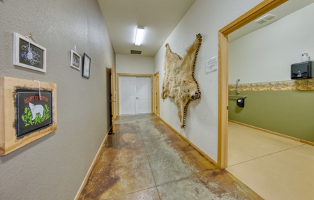 9400 sq ft commercial/industrial building w/ acreage - image 40