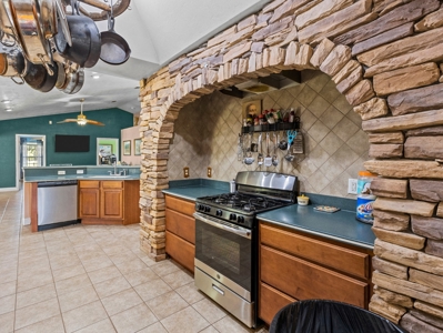 Ranch Style Cbs Home On 20 Acres Of Improved Pasture Land! - image 18
