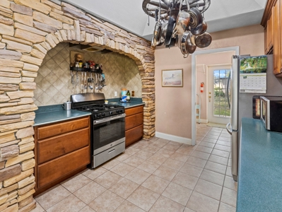 Ranch Style Cbs Home On 20 Acres Of Improved Pasture Land! - image 17