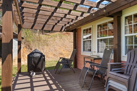 42 Acre Mountain Hideaway with Creeks & Remodeled Farmhouse! - image 26