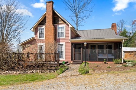 42 Acre Mountain Hideaway with Creeks & Remodeled Farmhouse! - image 1