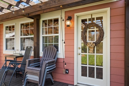 42 Acre Mountain Hideaway with Creeks & Remodeled Farmhouse! - image 27