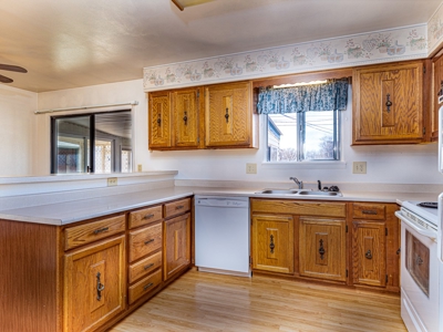 Western Colorado Home For Sale with Mountain Views - image 18