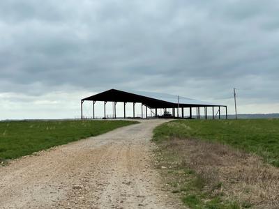 Large Cattle Ranch For Sale In Southern Missouri - image 1