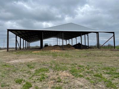 Large Cattle Ranch For Sale In Southern Missouri - image 8