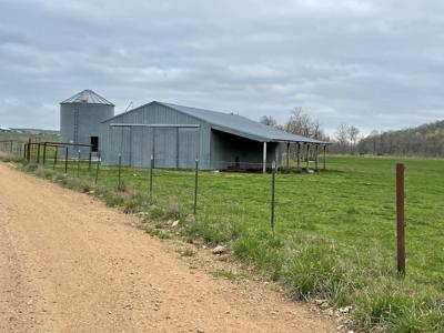 Large Cattle Ranch For Sale In Southern Missouri - image 38