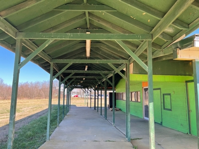 Commercial Restaurant Building On 1.5 Acres For Sale - image 17