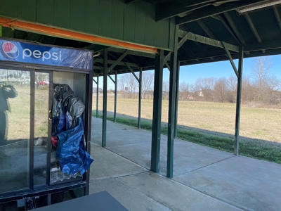 Commercial Restaurant Building On 1.5 Acres For Sale - image 12