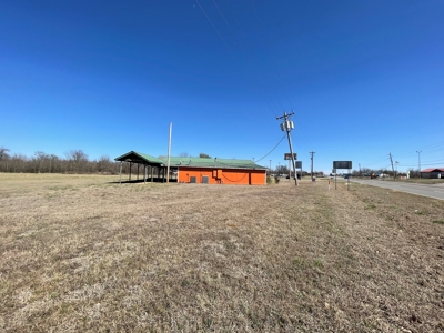 Commercial Restaurant Building On 1.5 Acres For Sale - image 23