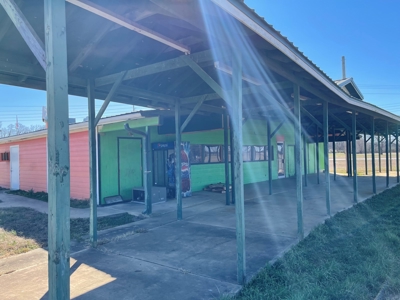 Commercial Restaurant Building On 1.5 Acres For Sale - image 20