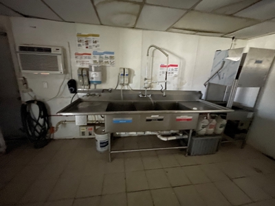 Commercial Restaurant Building On 1.5 Acres For Sale - image 11