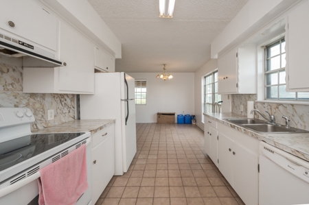 High visibility commercial / investment property for sale! - image 46