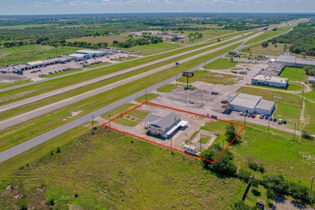 High visibility commercial / investment property for sale! - image 4