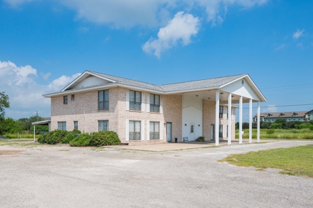 High visibility commercial / investment property for sale! - image 50