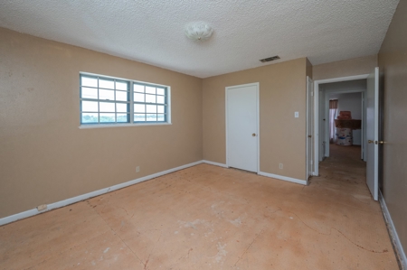 High visibility commercial / investment property for sale! - image 33
