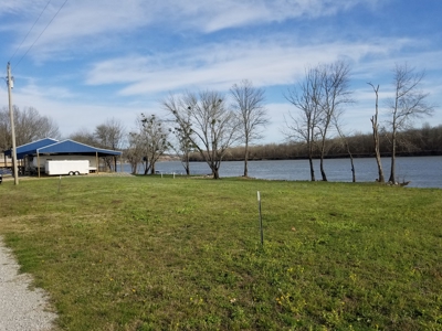 3 Tn Riverfront 150 Ft Plus 2 Lots For Sale Water Electric - image 3