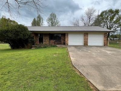 Countryside Home With Big Yard In Southeastern Oklahoma - image 1