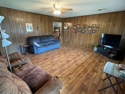 Countryside Home With Big Yard In Southeastern Oklahoma - image 15
