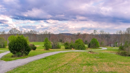 Property for sale near Dale Hollow Lake in Albany, KY - image 24
