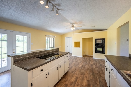 Country Home with Acreage Near Lindale Texas in Smith County - image 18