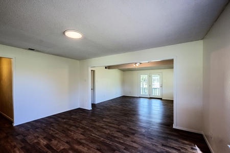 Country Home with Acreage Near Lindale Texas in Smith County - image 21