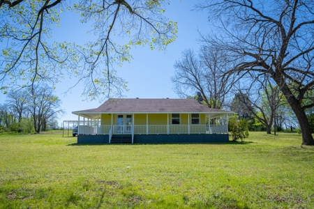 Country Home with Acreage Near Lindale Texas in Smith County - image 1