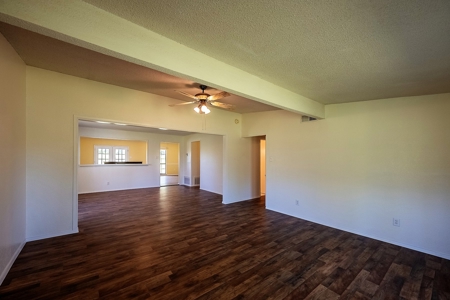 Country Home with Acreage Near Lindale Texas in Smith County - image 24