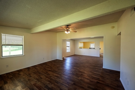 Country Home with Acreage Near Lindale Texas in Smith County - image 25
