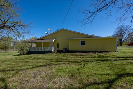 Country Home with Acreage Near Lindale Texas in Smith County - image 5
