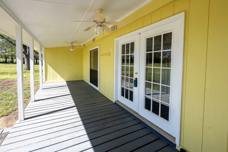 Country Home with Acreage Near Lindale Texas in Smith County - image 8