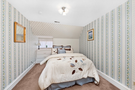 Stunning 3 Story Historic Mansion in Hermann, MO - image 10