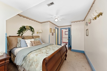 Stunning 3 Story Historic Mansion in Hermann, MO - image 13