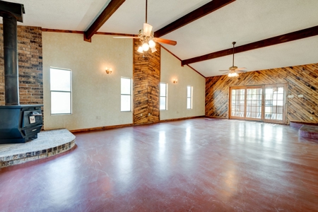 Large home and land near Mertzon, Texas - image 19