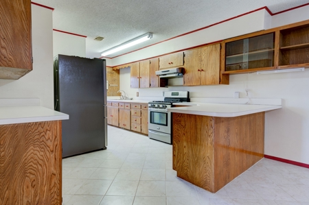 Large home and land near Mertzon, Texas - image 10