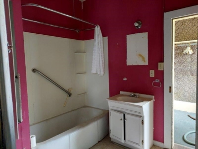 Historic Victorian, 2,649 sq. ft Home, 2.23 acres - image 16