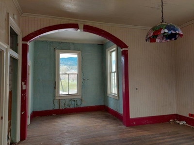 Historic Victorian, 2,649 sq. ft Home, 2.23 acres - image 27