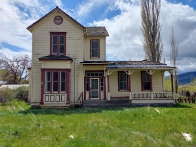 Historic Victorian, 2,649 sq. ft Home, 2.23 acres - image 1