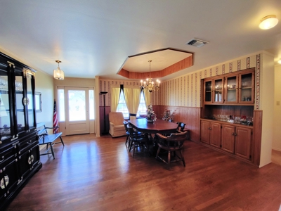 Large Country Home and Land in Central West Texas - image 3
