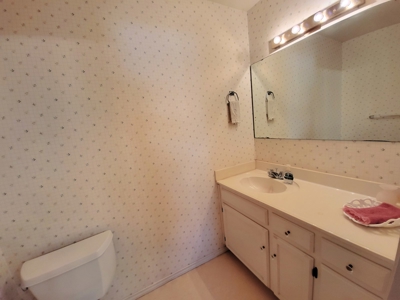 Large Country Home and Land in Central West Texas - image 30