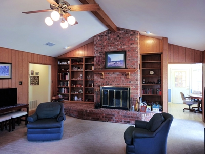 Large Country Home and Land in Central West Texas - image 13