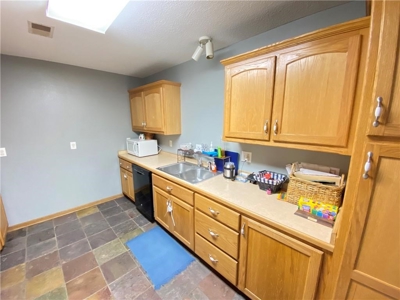 Country Home on Acreage For Sale. Hunting, Fishing, Pasture - image 10