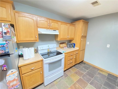Country Home on Acreage For Sale. Hunting, Fishing, Pasture - image 11