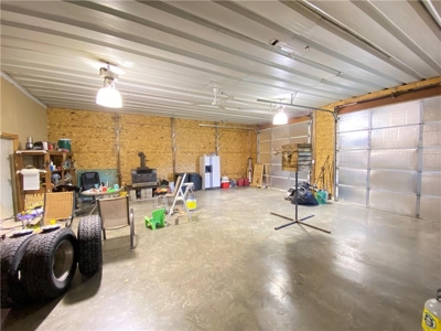 Country Home on Acreage For Sale. Hunting, Fishing, Pasture - image 40